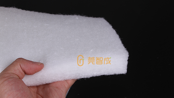 塑造良好的睡眠環(huán)境，選擇軟硬適中的床墊硬質(zhì)棉