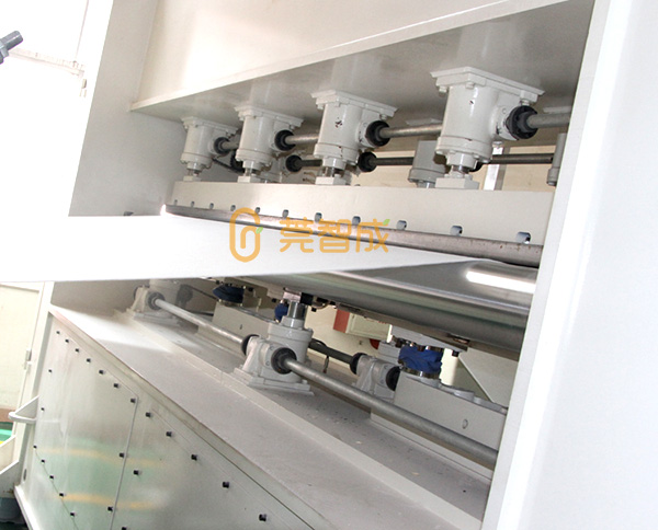 針刺無(wú)紡布設(shè)備針刺機(jī)