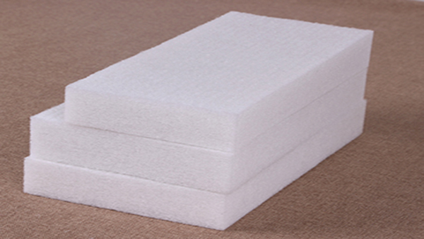 大量保溫被使用聚酯纖維無(wú)膠棉-替代噴膠棉的產(chǎn)品