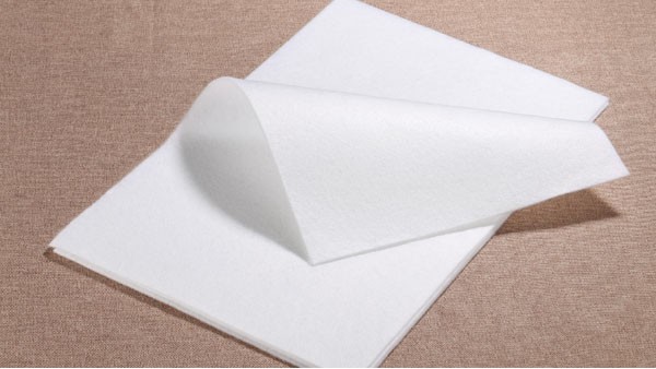 為什么有些企業(yè)要求針刺無(wú)紡布定制就是為了這一點(diǎn)