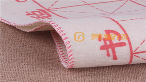 用了書(shū)畫(huà)氈，再也不用擔(dān)心墨汁滲透到桌面了